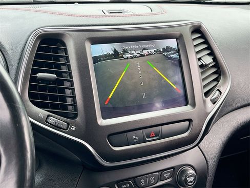 Certified 2020 Jeep Cherokee Trailhawk w/ Comfort/Convenience Group image 14