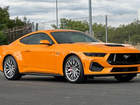 Used 2026 Ford Mustang GT Premium RWD image 9