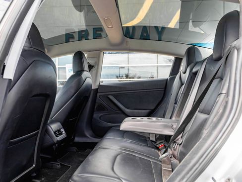 Used 2018 Tesla Model 3 Long Range RWD image 18