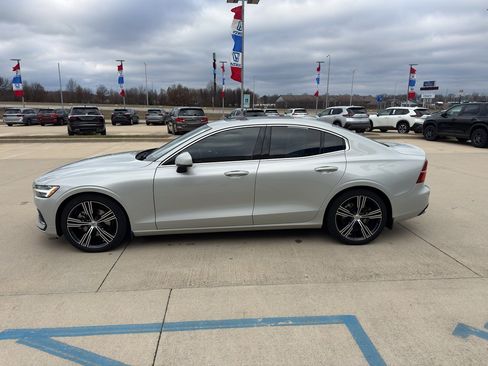 Used 2019 Volvo S60 T5 Inscription image 8