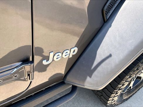 Used 2020 Jeep Wrangler Sport AWD/4WD image 29