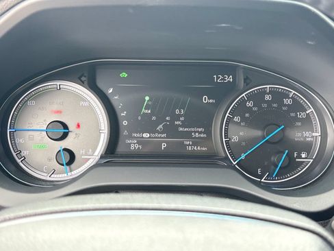 Used 2022 Toyota Venza XLE AWD/4WD image 21
