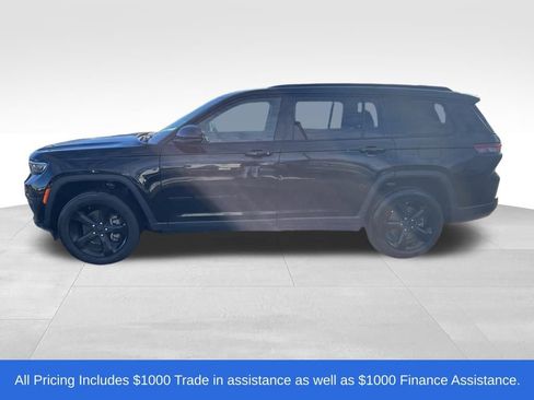 Used 2023 Jeep Grand Cherokee L Laredo image 2