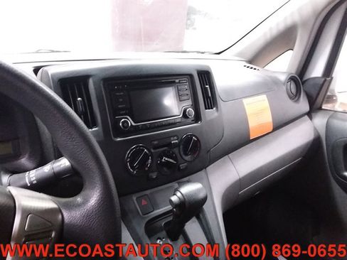 Used 2019 Nissan NV200 SV w/ Back Door Glass Package image 12