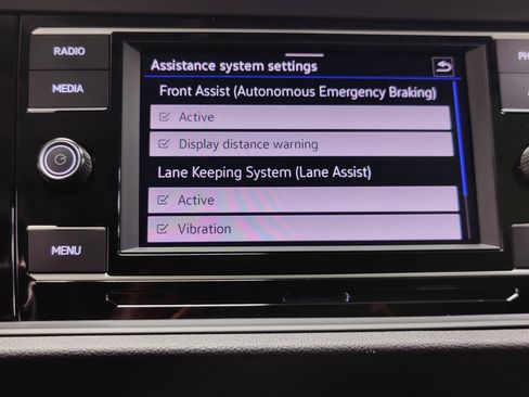 Used 2024 Volkswagen Jetta SE w/ Panoramic Sunroof Package image 7