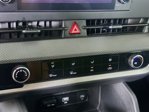 Used 2025 Kia Sportage LX FWD image 23