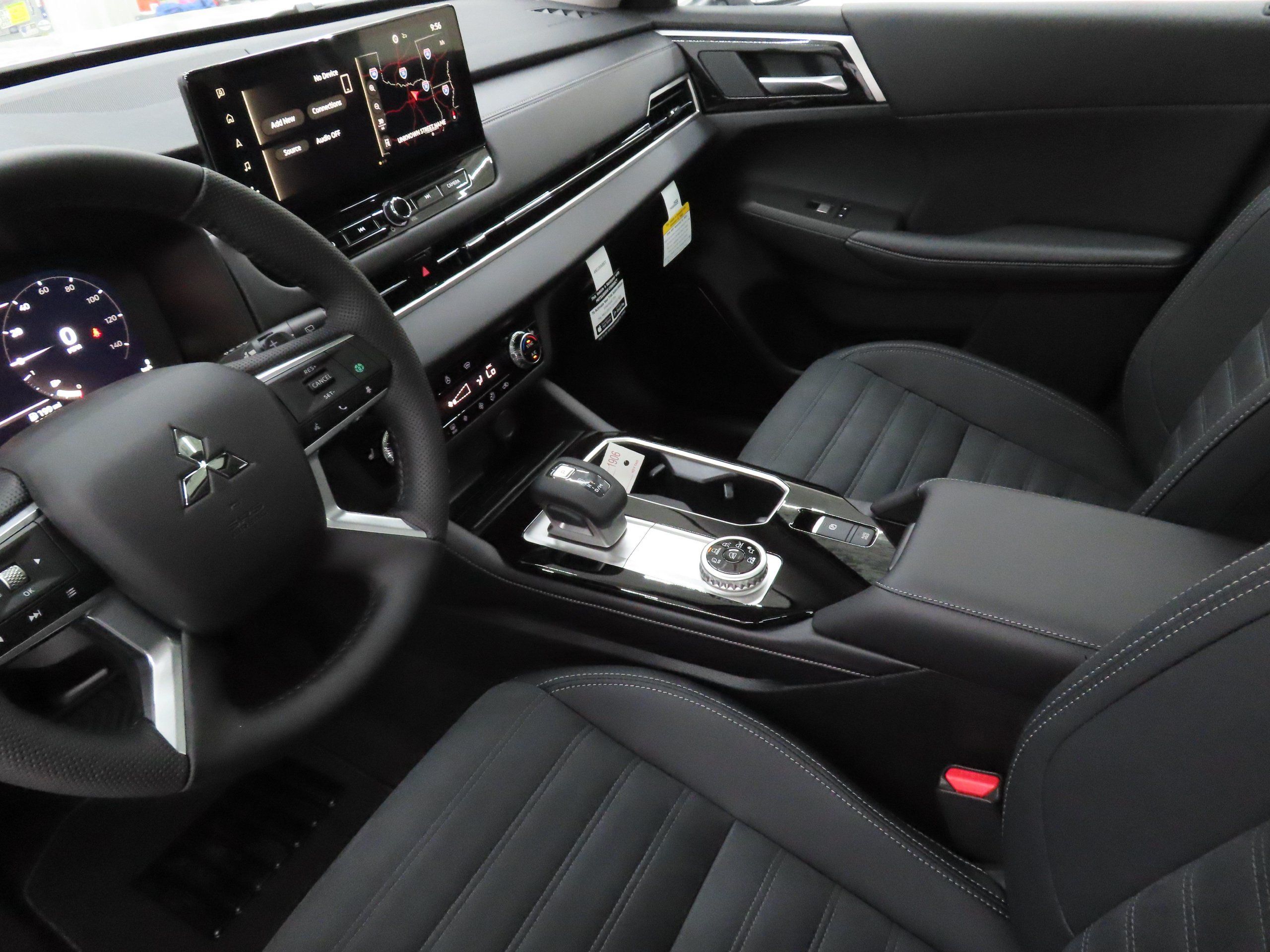 New 2026 Mitsubishi Outlander SE AWD/4WD image 18
