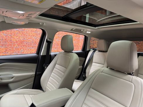 Certified 2019 Ford Escape SEL FWD image 3