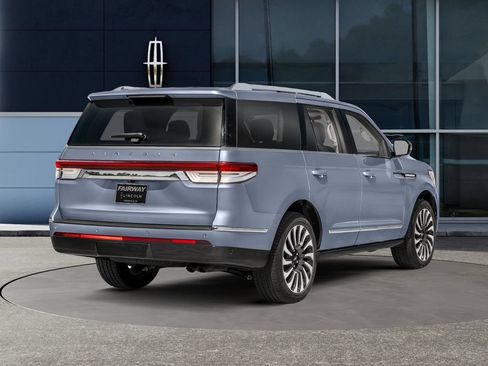 Used 2023 Lincoln Navigator Black Label AWD/4WD image 2