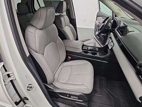 Used 2025 Honda Pilot EX-L image 39