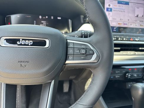 Used 2025 Jeep Compass Limited w/ Elite Group AWD/4WD image 19