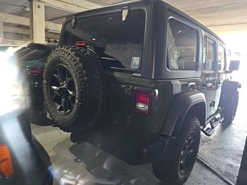 Used 2022 Jeep Wrangler Unlimited Sport AWD/4WD image 22