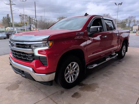 Used 2025 Chevrolet Silverado 1500 LT w/ Z71 Off-Road Package AWD/4WD image 4