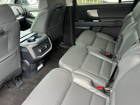 New 2026 Ford Expedition Active image 9