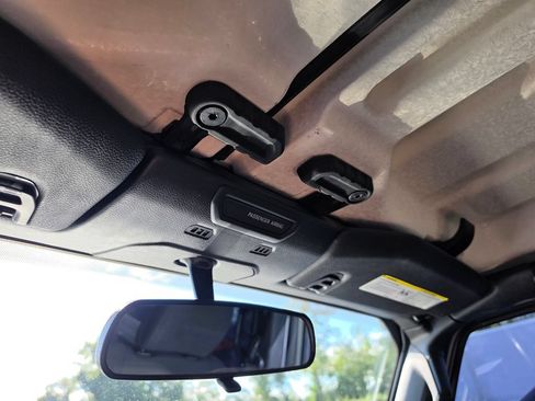 Used 2018 Jeep Wrangler Unlimited Sport S AWD/4WD image 34