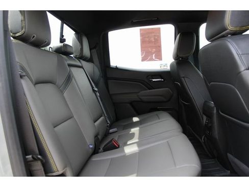 Used 2024 Chevrolet Colorado ZR2 w/ ZR2 Convenience Package III AWD/4WD image 17