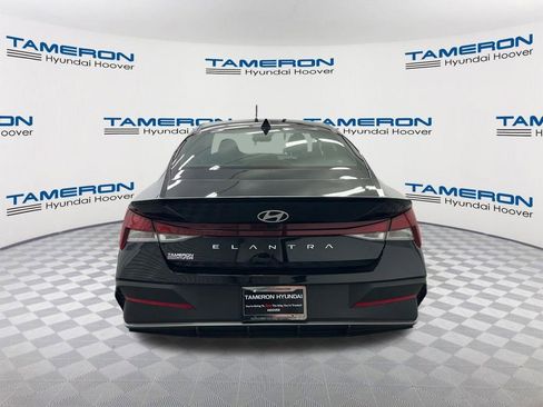 Used 2025 Hyundai Elantra Sport FWD image 4