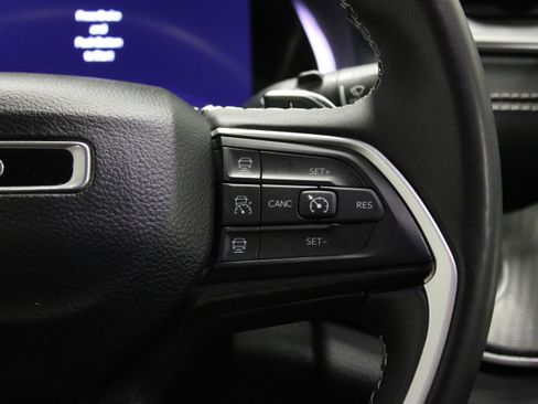 Used 2023 Jeep Grand Cherokee L Laredo RWD image 25