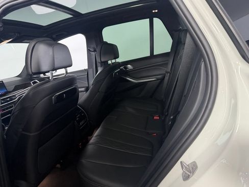 Used 2025 BMW X5 xDrive50e AWD/4WD image 29