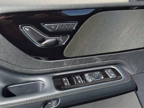 New 2025 Lincoln Aviator AWD image 20