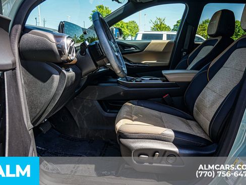Used 2025 Chevrolet Equinox ACTIV w/ Safety and Technology Package AWD/4WD image 24