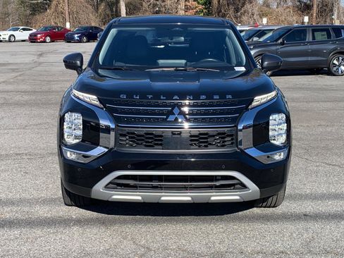 Used 2022 Mitsubishi Outlander SE image 4