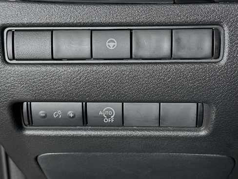 Used 2023 Nissan Rogue SV image 16