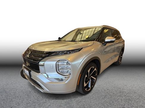 Used 2023 Mitsubishi Outlander SEL image 1