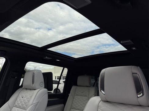 New 2026 Cadillac Escalade ESV Platinum Sport w/ LPO, ONYX Package image 35