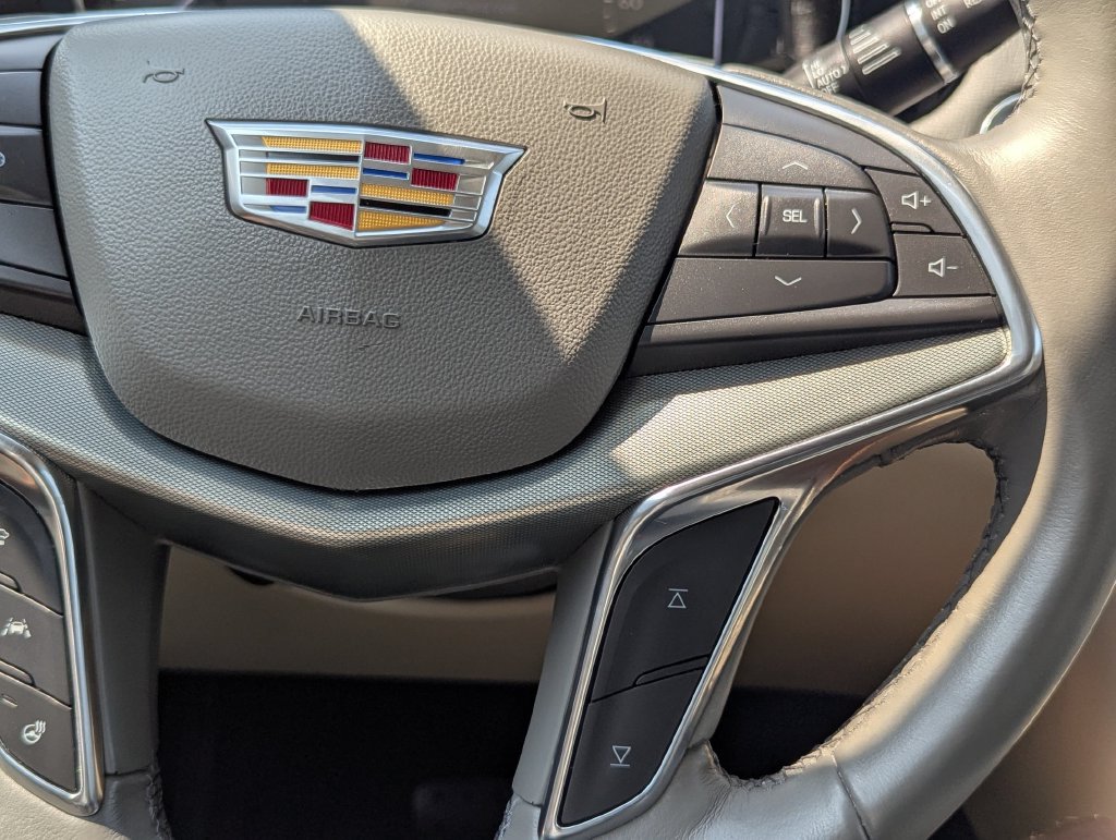 Used 2020 Cadillac XT5 Premium Luxury AWD/4WD image 16