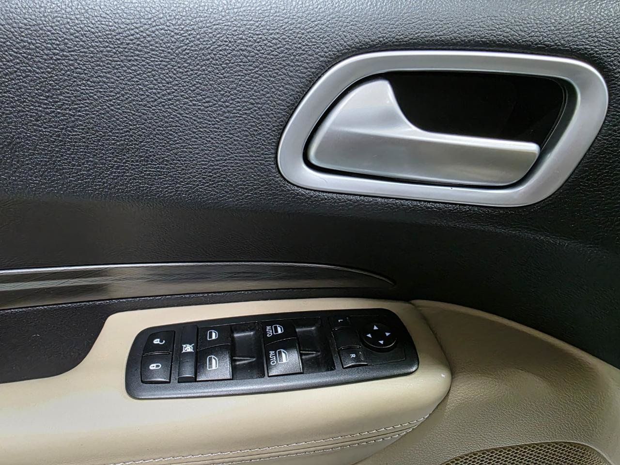 Used 2018 Dodge Durango Citadel w/ Technology Group AWD/4WD image 18