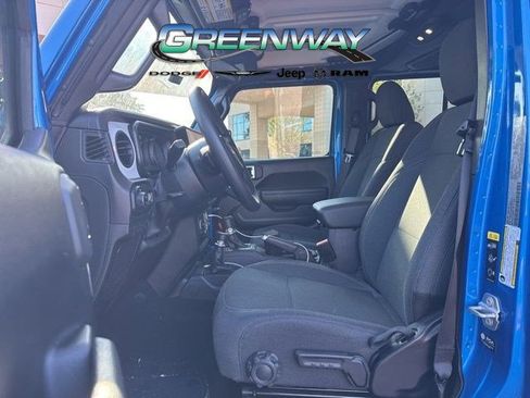 Used 2025 Jeep Gladiator Sport image 14