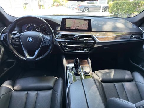 Used 2019 BMW 530e w/ Convenience Package RWD image 7