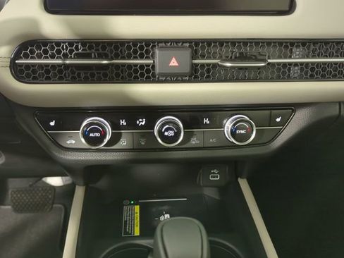 Used 2024 Honda HR-V EX-L image 18