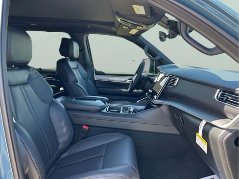 New 2026 Jeep Grand Wagoneer L Limited AWD/4WD image 11