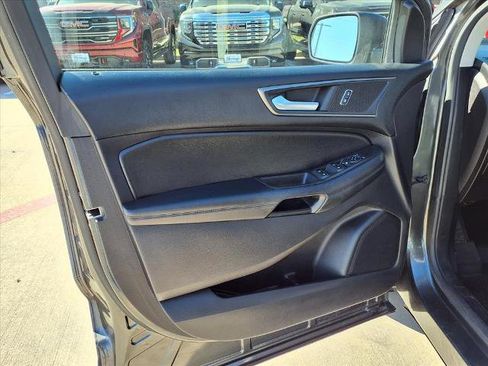 Used 2019 Ford Edge SE image 20