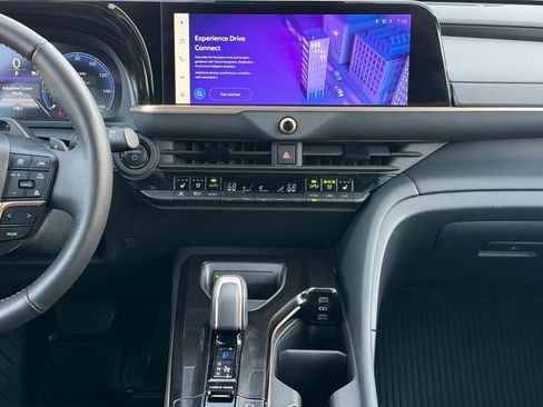Certified 2025 Toyota Crown Signia w/ Advanced Technology Package AWD/4WD image 20