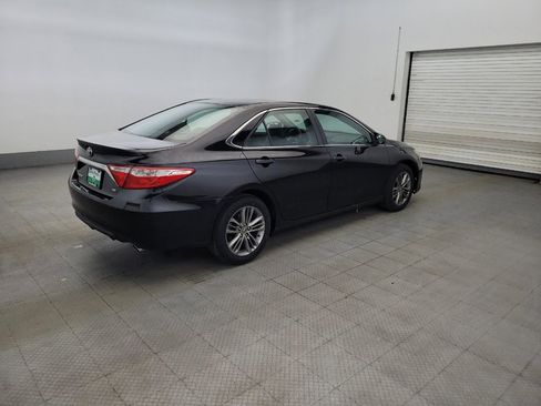 Used 2016 Toyota Camry SE w/ Moonroof Package FWD image 10