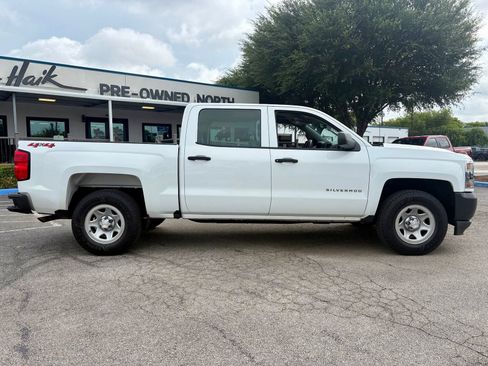 Used 2018 Chevrolet Silverado 1500 W/T w/ Trailering Package AWD/4WD image 2