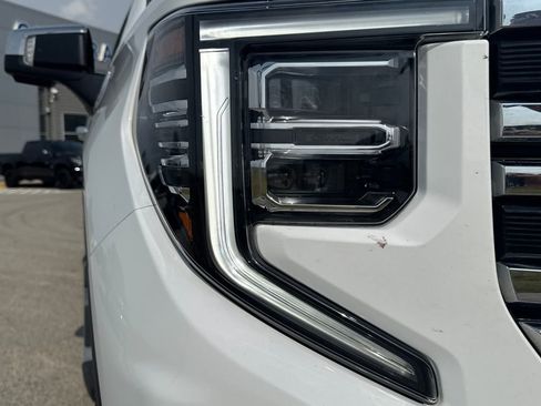 Used 2023 GMC Sierra 1500 SLT w/ SLT Premium Package image 11