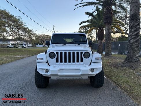 Used 2019 Jeep Wrangler Unlimited Sport S image 3