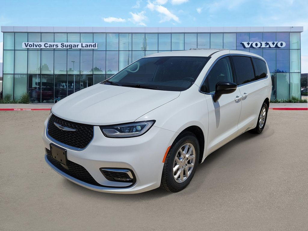 Used 2024 Chrysler Pacifica Touring-L FWD image 1