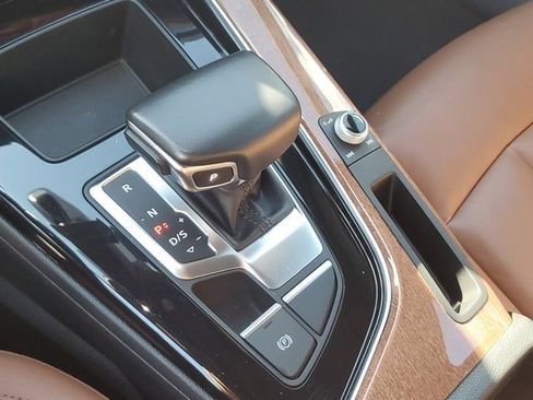 Used 2022 Audi A4 2.0T Premium w/ Convenience Package image 27