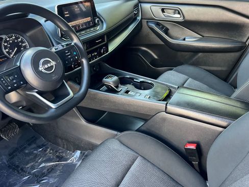 Used 2024 Nissan Rogue SV FWD image 12