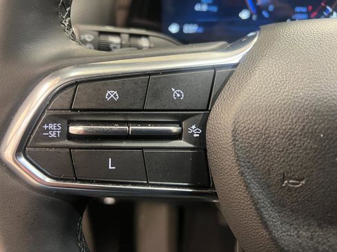 Used 2025 Chevrolet Equinox LT image 36