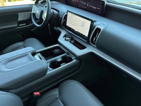 New 2026 Ford Expedition Active AWD/4WD image 19