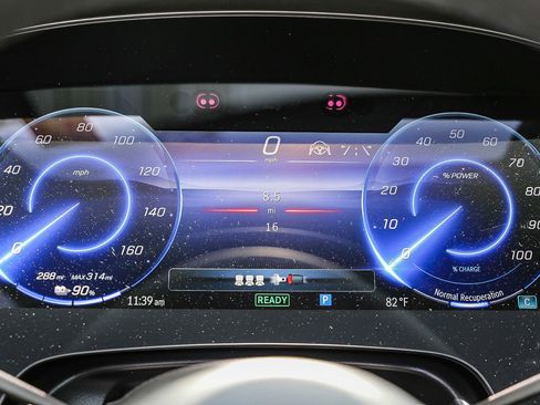 Used 2024 Mercedes-Benz EQS 580 4MATIC Sedan image 32