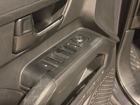 Used 2025 Toyota Tacoma SR5 AWD/4WD image 14