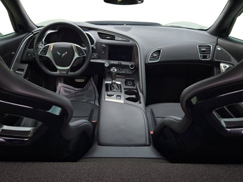 Used 2015 Chevrolet Corvette Z06 w/ 3LZ Preferred Equipment Group image 10