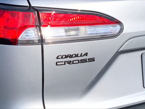 Used 2024 Toyota Corolla Cross AWD Hybrid image 10